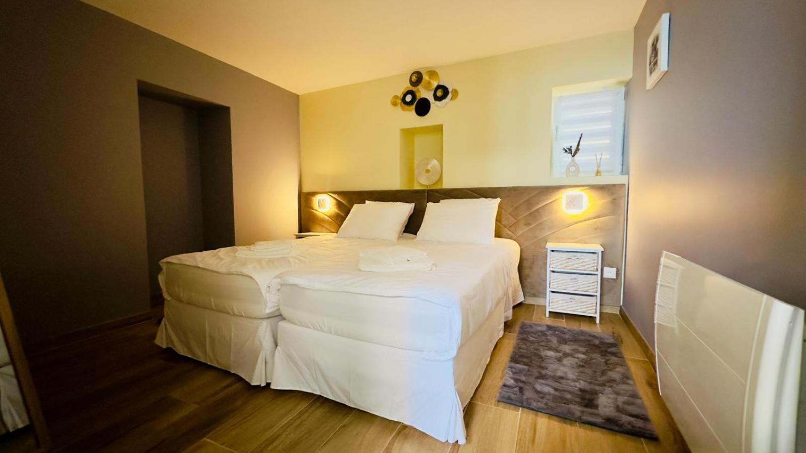 Appartement Cosy A Reminiac Ngoại thất bức ảnh
